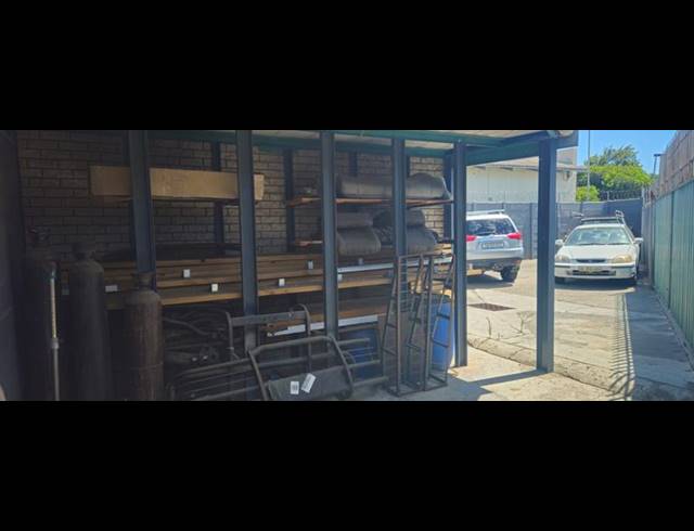 INDUSTRIAL PROPERTY TO RENT IN STIKLAND INDUSTRIAL